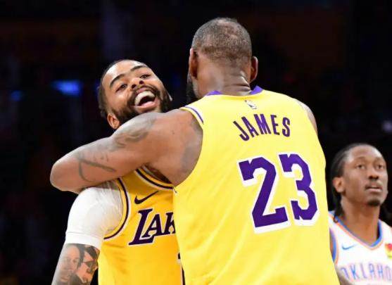 九游娱乐-14战10胜！湖人三叉戟再逞威：拉塞尔终成詹眉绝配