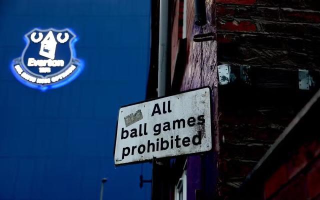 “达拉”风暴吹停利物浦德比，西汉姆前锋遭遇车祸