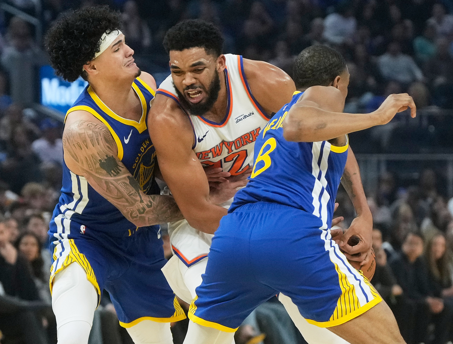 九游体育-勇士取二连胜！新三巨80+12三分太猛 库里下半场18分发威引一波流