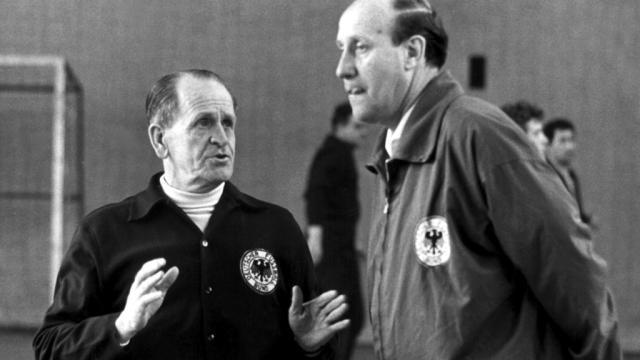 九游体育-【德意比较学·德国篇】世袭制，庸帅也能出成绩